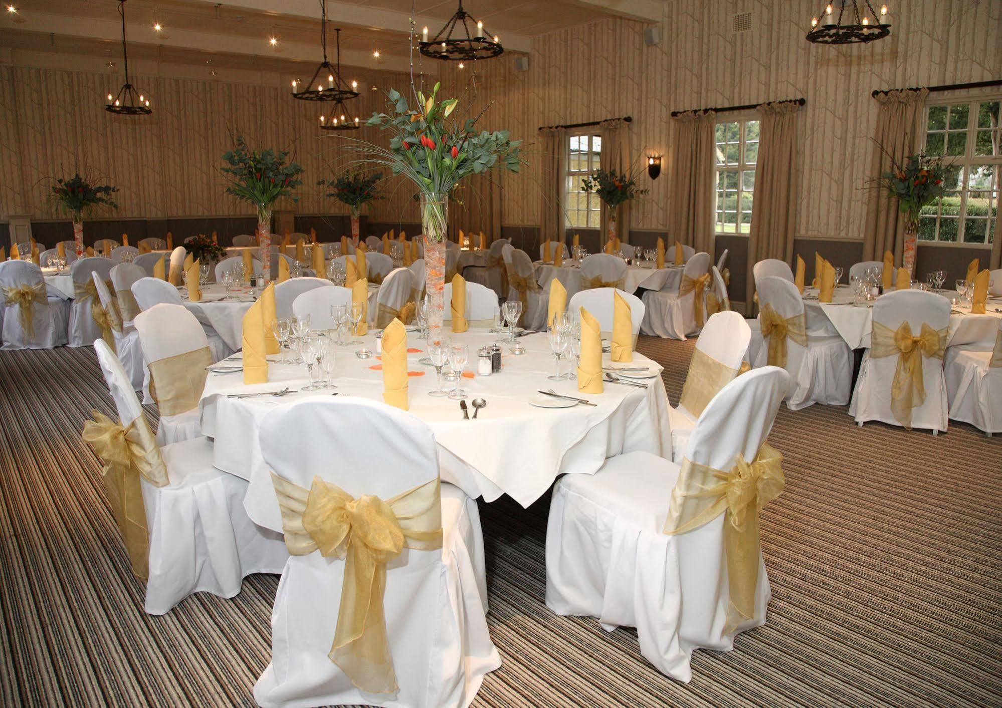 The Hare & Hounds Hotel Tetbury Exteriér fotografie