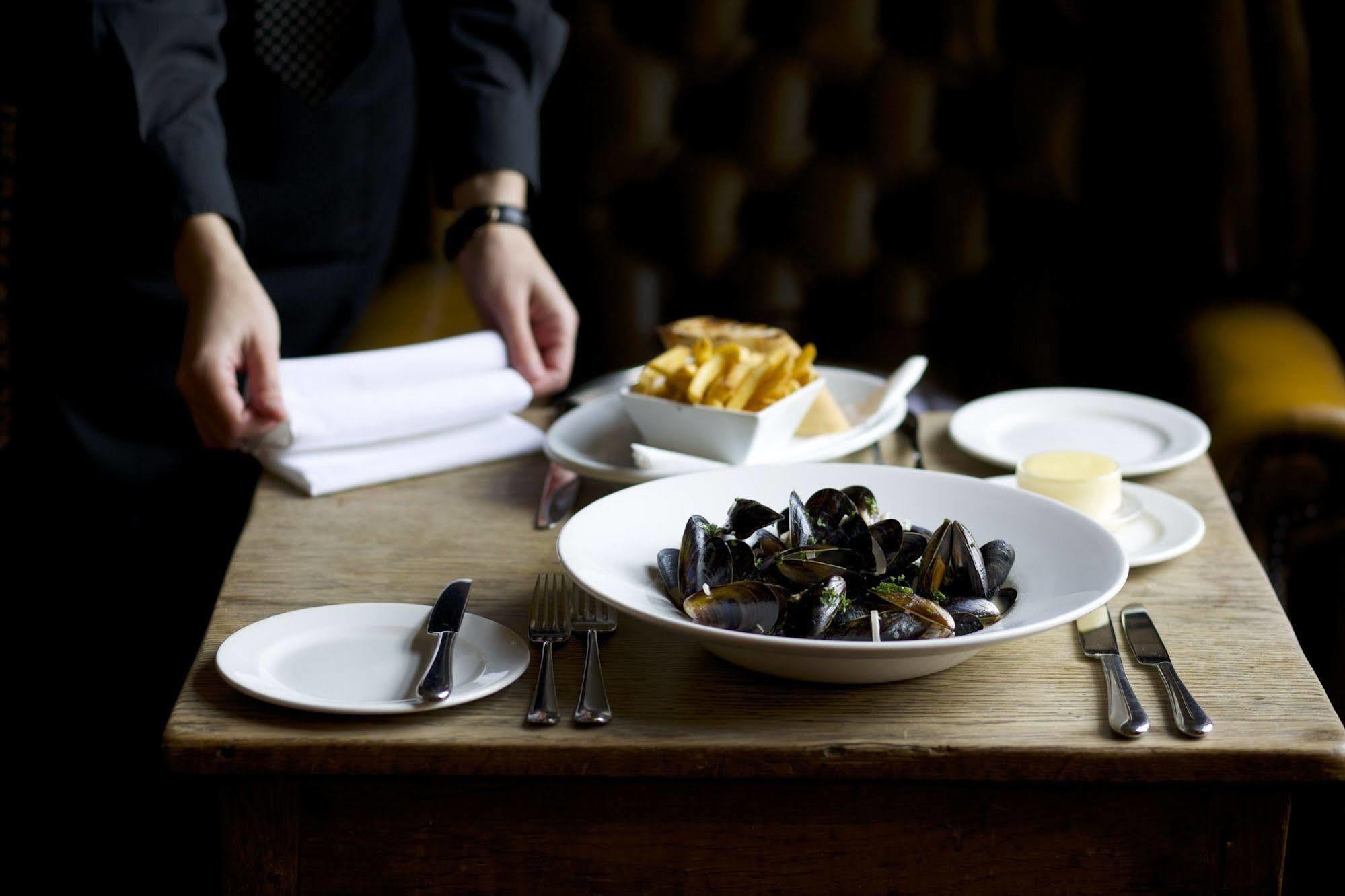 The Hare & Hounds Hotel Tetbury Exteriér fotografie
